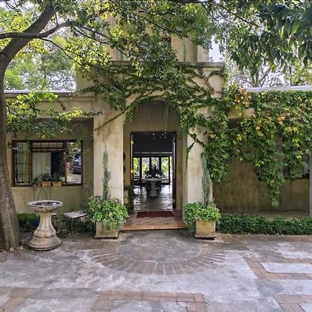 Shepherd'S Corner Guest House جوهانسبورغ المظهر الخارجي الصورة
