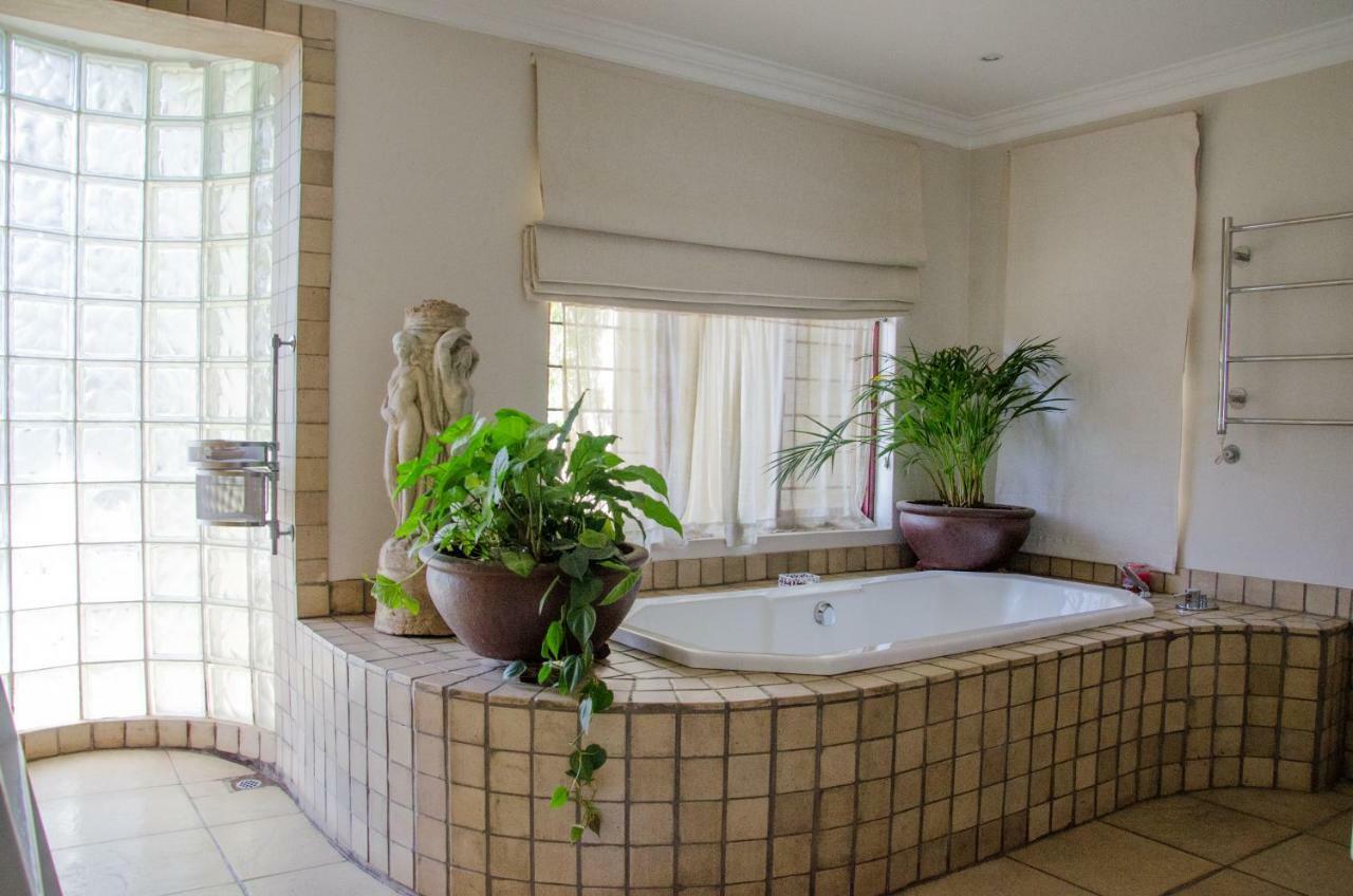 Shepherd'S Corner Guest House جوهانسبورغ المظهر الخارجي الصورة